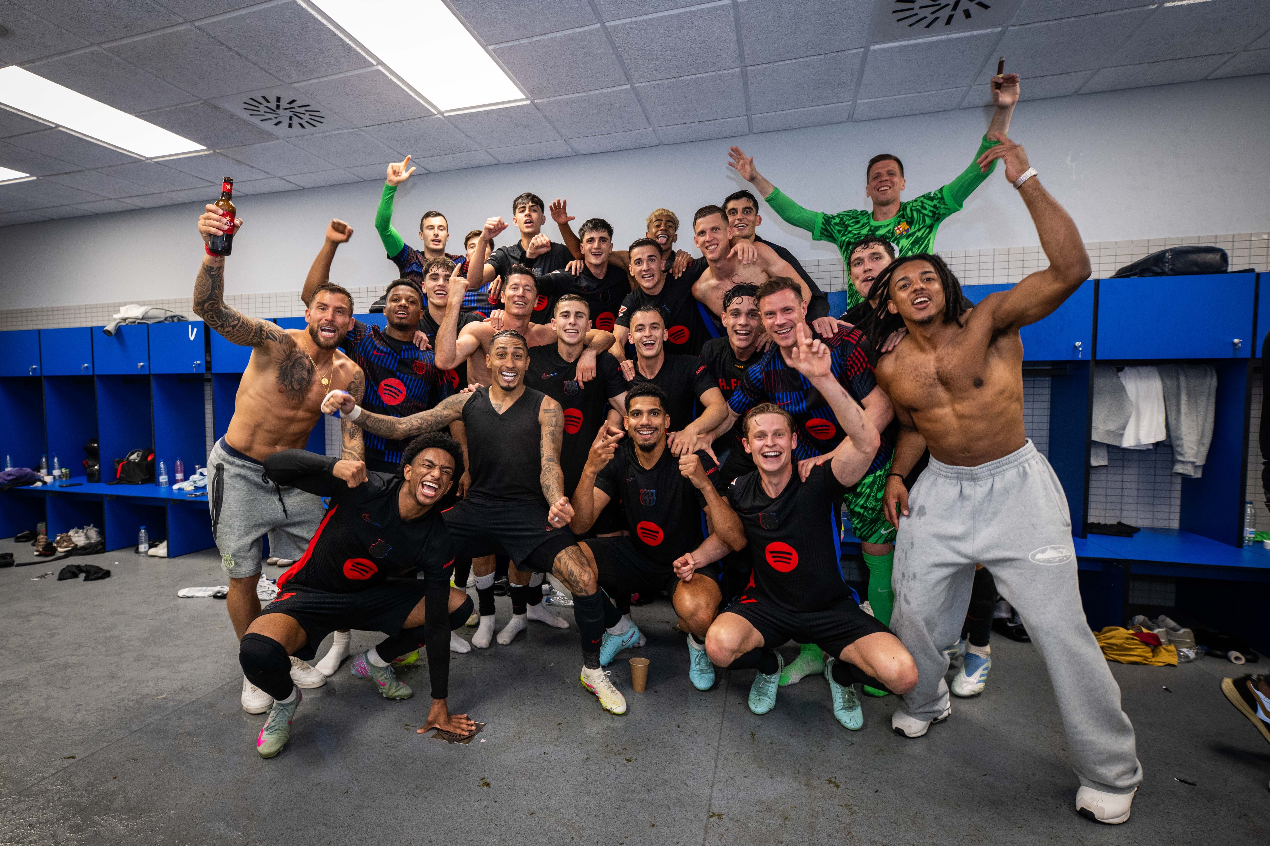 巴塞罗那更衣室庆祝